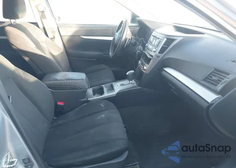 2013 Subaru Outback 2.5I Premium z USA, uszkodzony, nr VIN 4S4BRCBC6D3300472